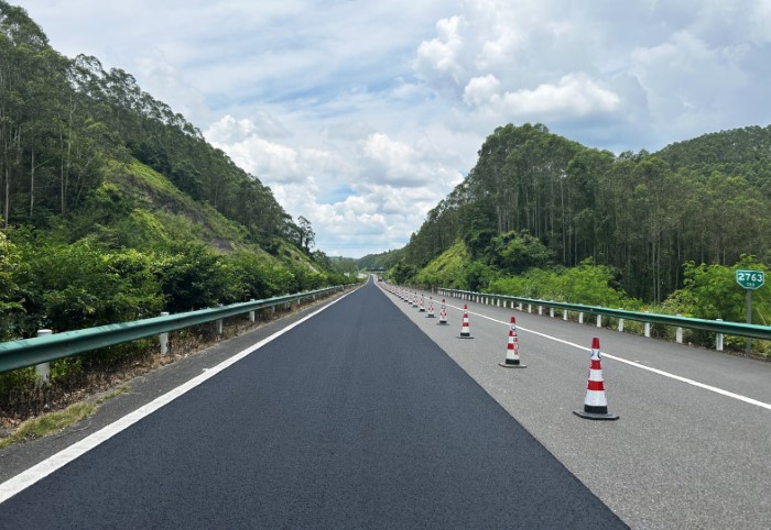 廣西玉鐵路拌和型精細(xì)抗滑保護(hù)層1 (大) (自定義)