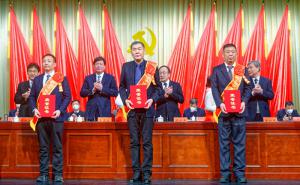 劉廷國(guó)董事長(zhǎng)被授予“新鄉(xiāng)市優(yōu)秀民營(yíng)企業(yè)家”